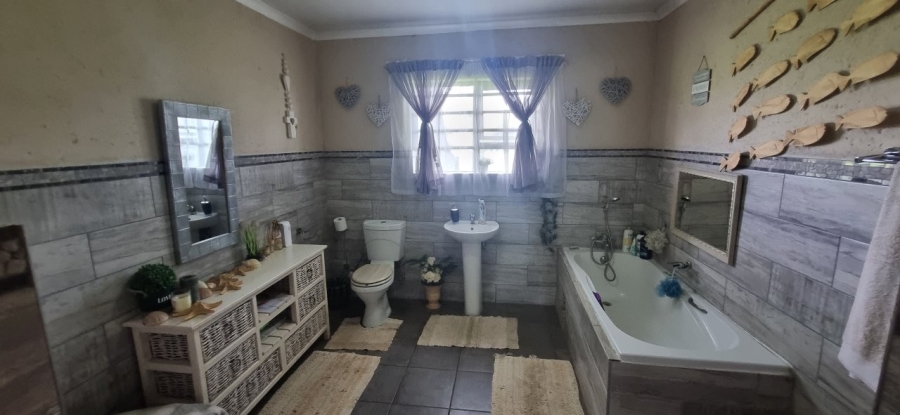 8 Bedroom Property for Sale in Brits Rural North West